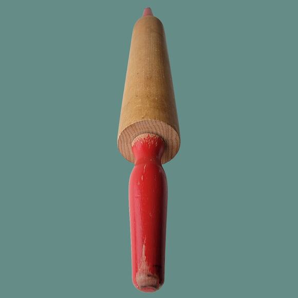 Vintage 1950s Maple Rolling Pin with Tapered Red Handles - Picture 2 of 4